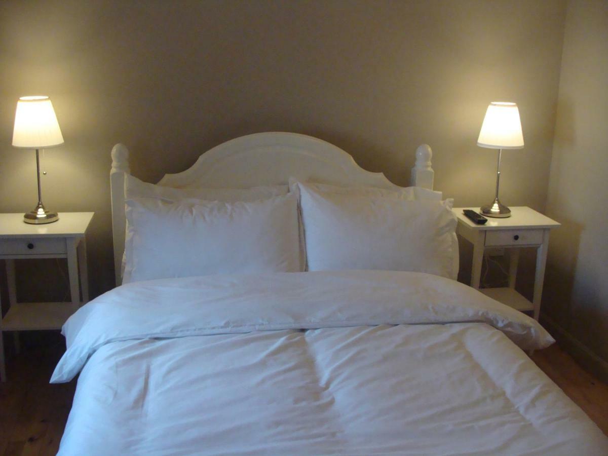 Riggend Farm Bed And Breakfast Airdrie Bagian luar foto